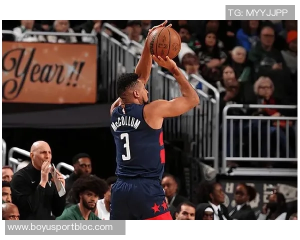 字母哥砍下33分15板却遗憾错失绝杀与关键补篮球队遭遇失利